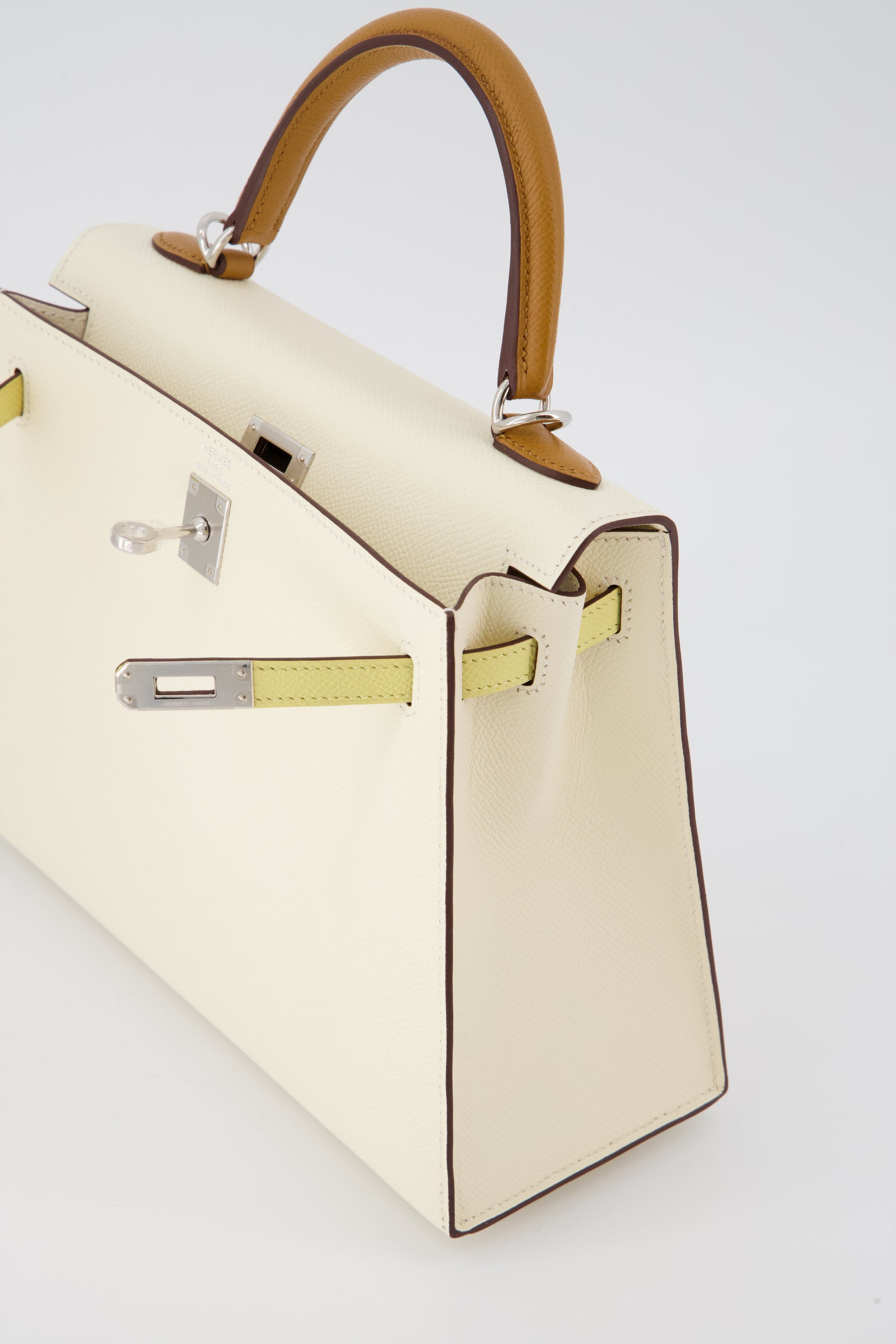 *Limited Edition* Hermes Kelly 25 Sellier Handbag Tri-Colour Nata Sesame Jaune Poussin.  Epsom Leather With Gold Hardware