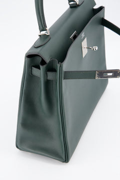 Hermes Kelly 32  Handbag Vert Titien Evercolor Leather Handbag With Palladium Hardware.