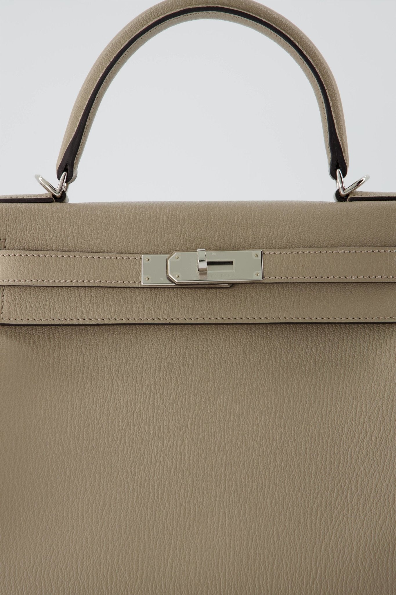 Hermes Kelly 28 Returnee Handbag Gris Tourterelle Special Order Chevre –  Bags Of Personality