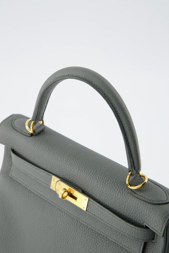 HERMÈS Kelly 25 handbag in Vert Amande Togo leather with Gold  hardware-Ginza Xiaoma – Authentic Hermès Boutique