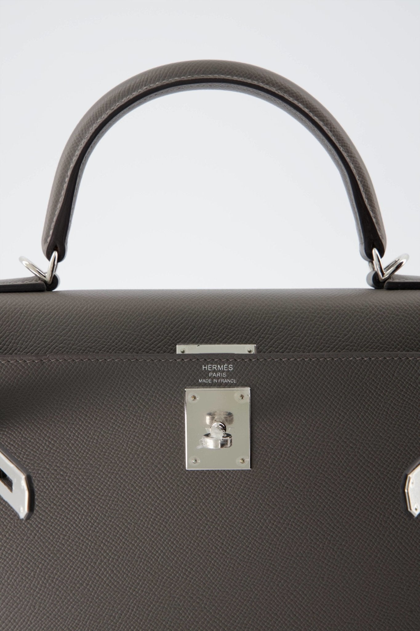 *Rare* Hermes Kelly 28 Sellier Handbag Gris Meyer Epsom Leather With Palladium Hardware. Investment Piece