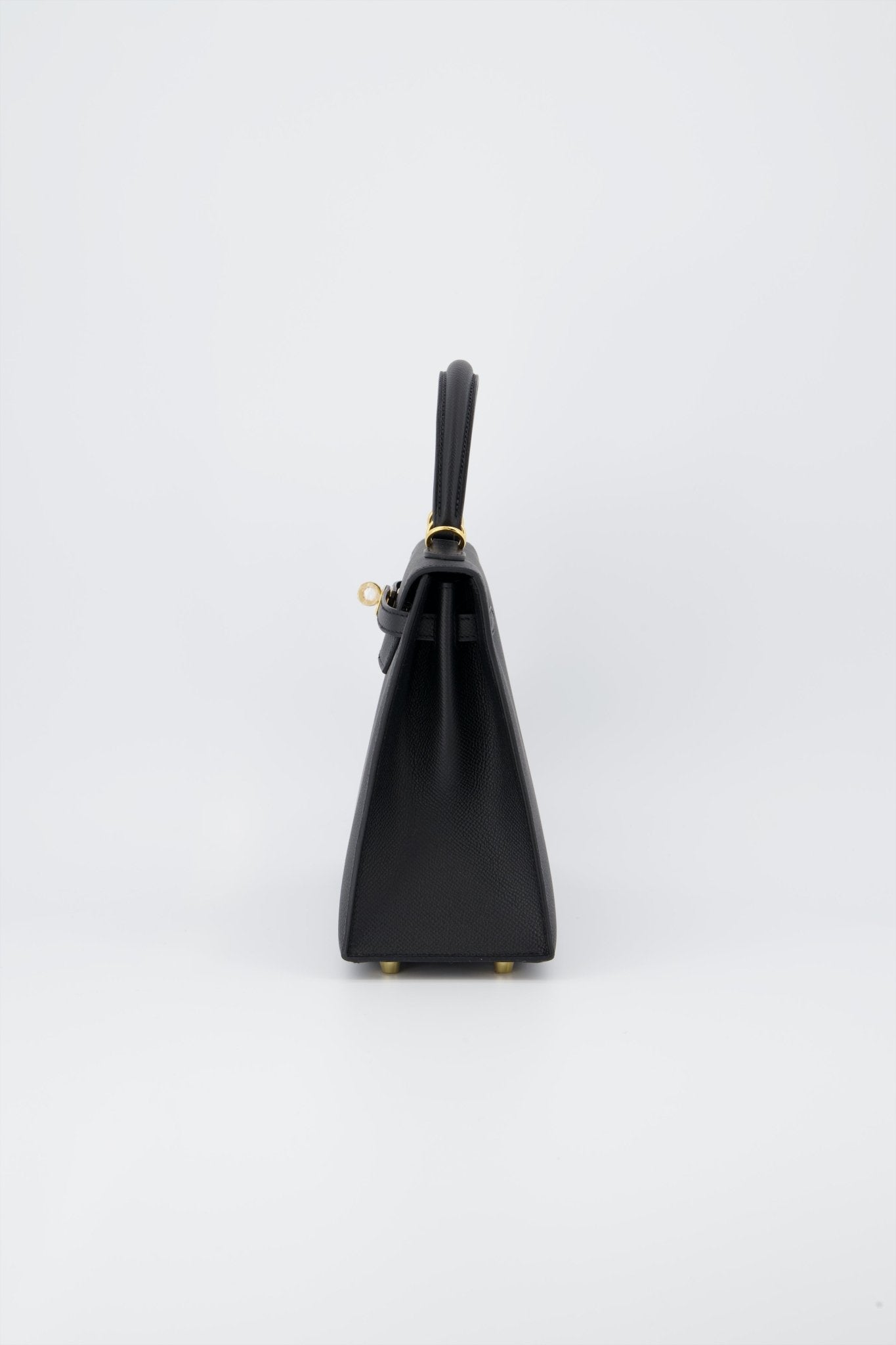 Hermès Kelly Sellier 25 epsom leather  Black designer bags, Fancy bags,  Hermes kelly bag