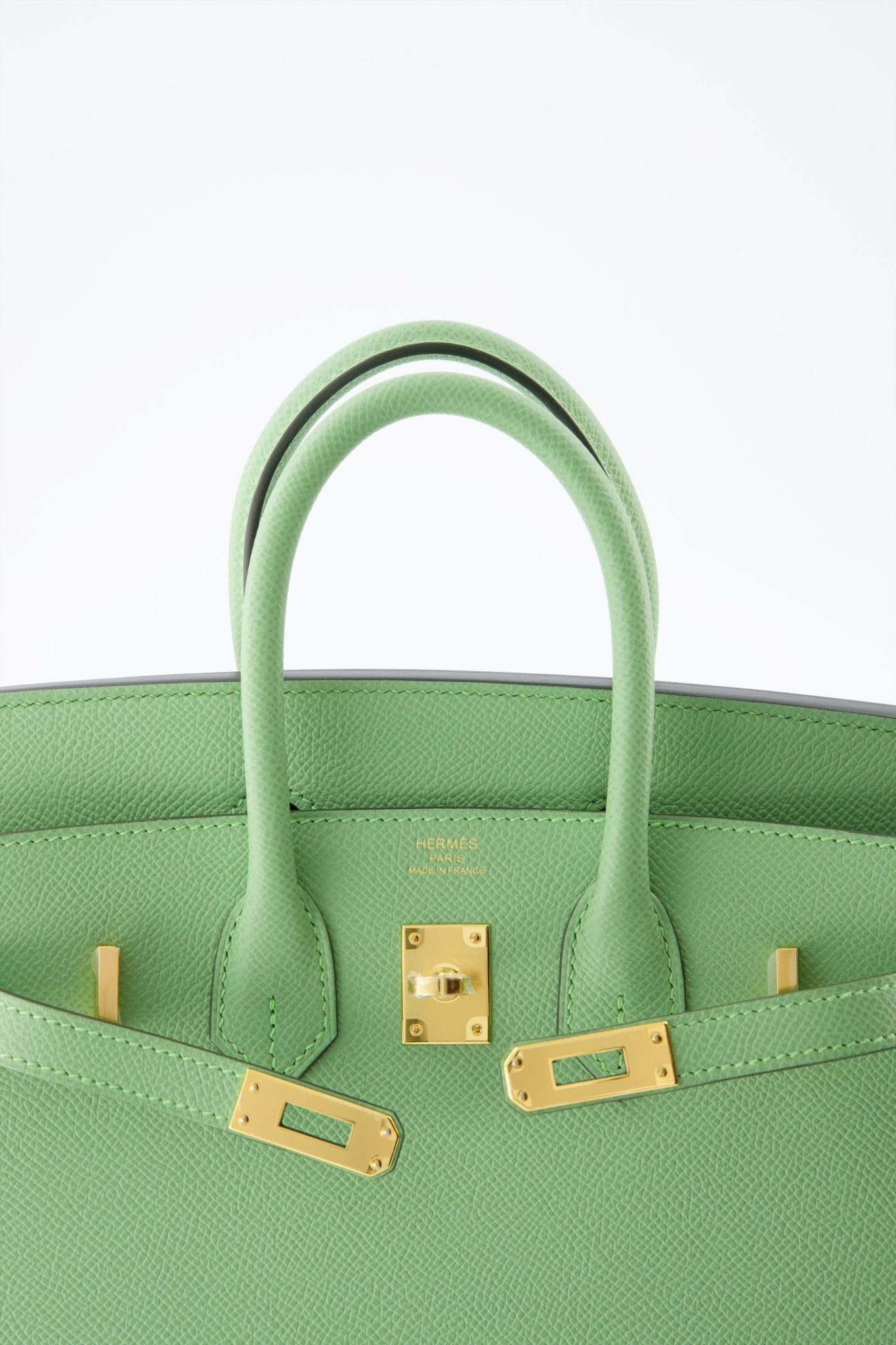 Hermes Birkin Handbag Vert Criquet Swift with Gold Hardware 25 For Sale at  1stDibs