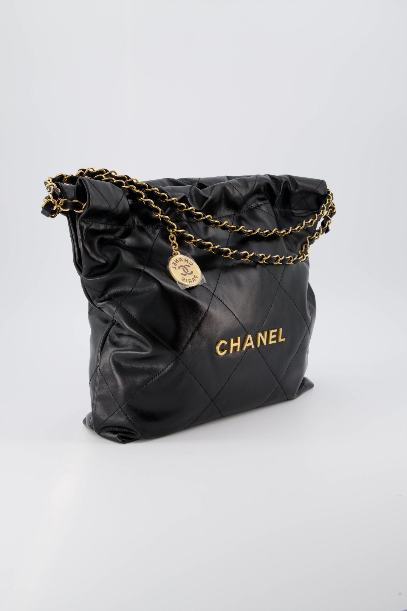 Chanel - Authenticated Chanel 22 Handbag - Leather Black Plain for Women, Very Good Condition